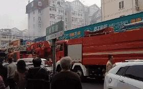 突發(fā)！青島一居民樓發(fā)生爆燃！已造1人死亡，7人受傷！3公里外有震感…