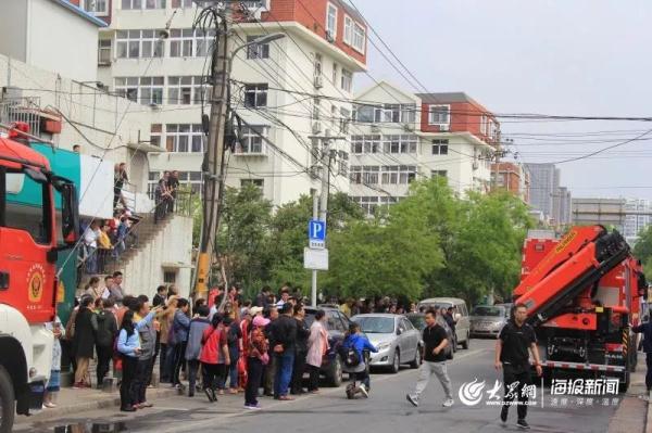 突發(fā)！青島一居民樓發(fā)生爆燃！已造1人死亡，7人受傷！3公里外有震感…
