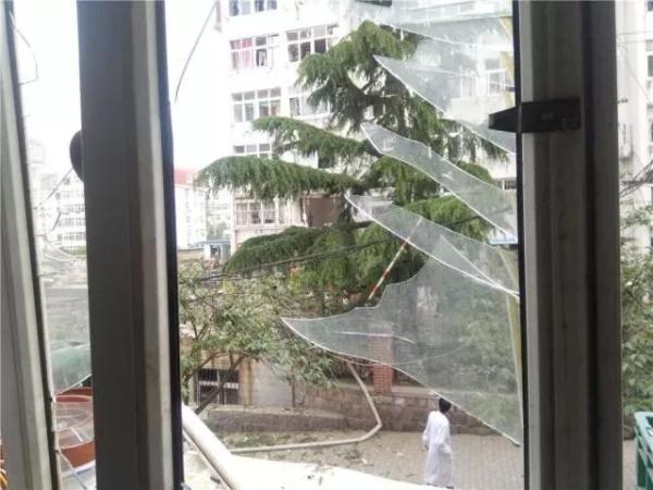 突發(fā)！青島一居民樓發(fā)生爆燃！已造1人死亡，7人受傷！3公里外有震感…