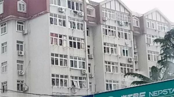 突發(fā)！青島一居民樓發(fā)生爆燃！已造1人死亡，7人受傷！3公里外有震感…